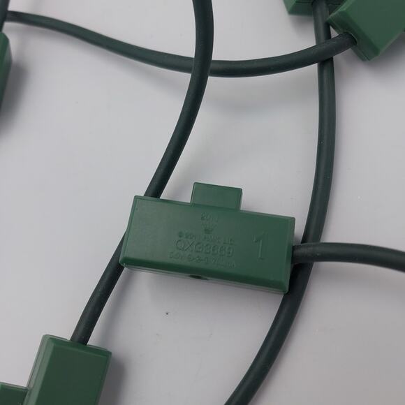 Hallmark Keepsake Christmas Ornament Power Magic Cord for 2010 Or Later (2015) - Picture 3 of 4